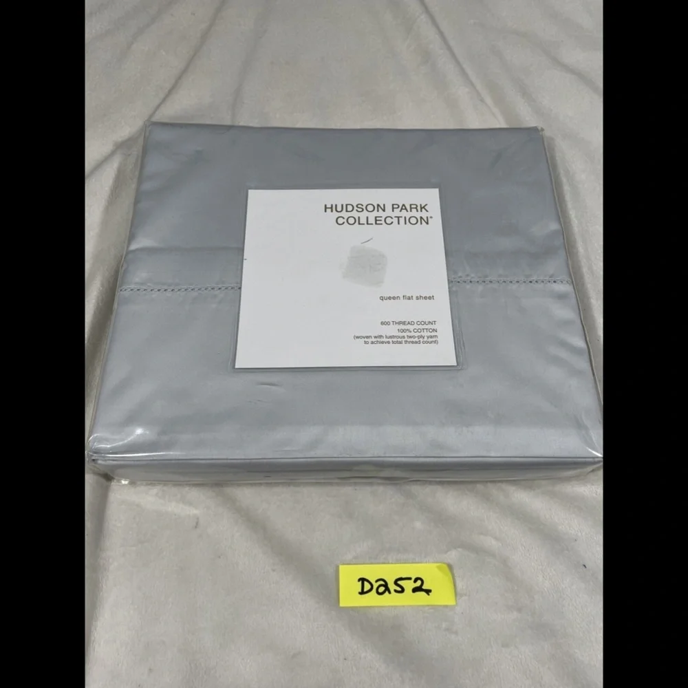 NIB [ Queen ] for Hudson‎ Park 600TC Cotton Flat Sheet in Cloud